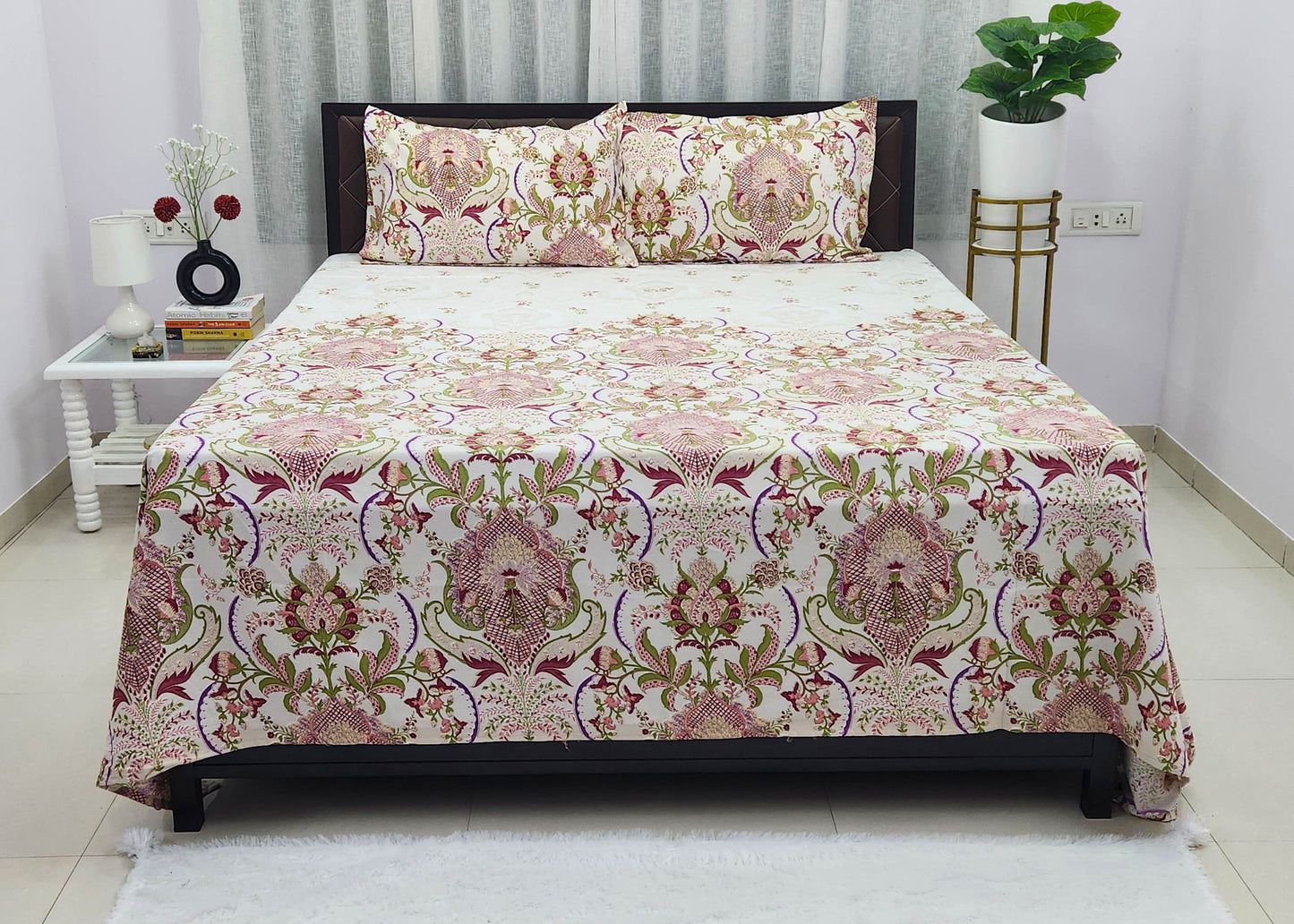 Kiya-White Bedsheet