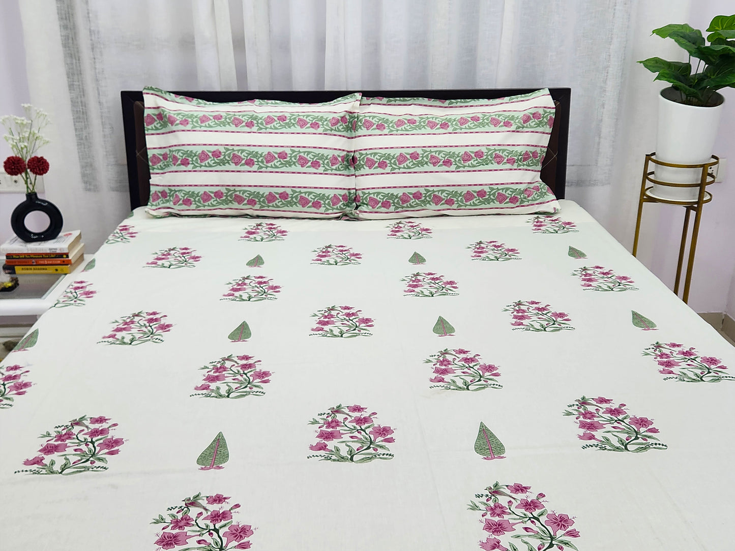 Tripti-White Cotton Bedsheet