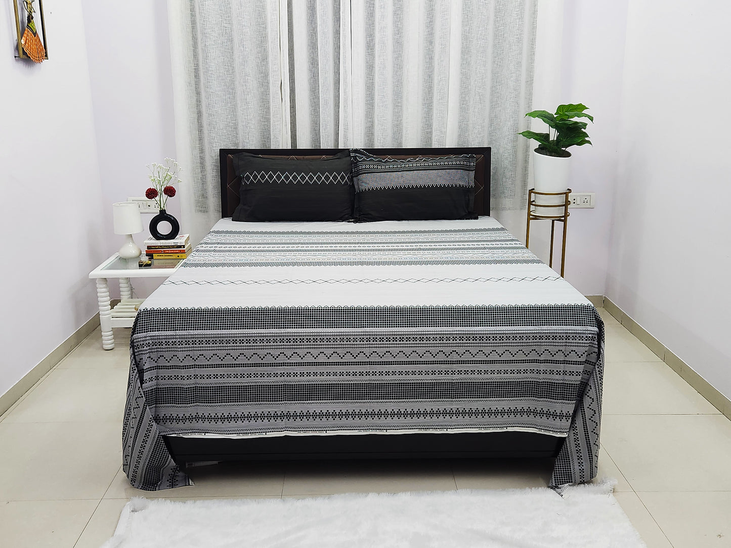 Heer Grey & Black Bedsheet