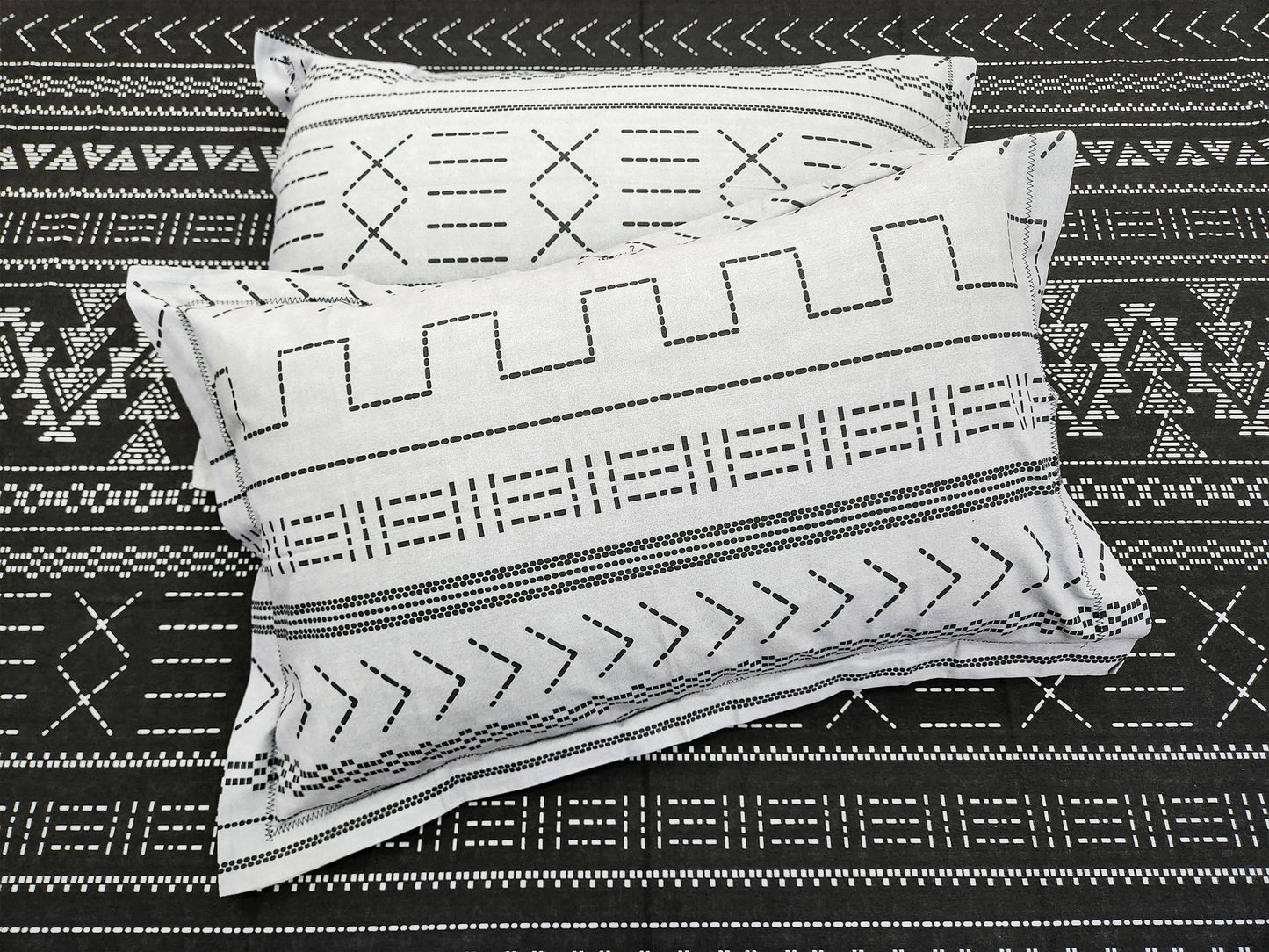 Tara Black & Grey Bedsheet