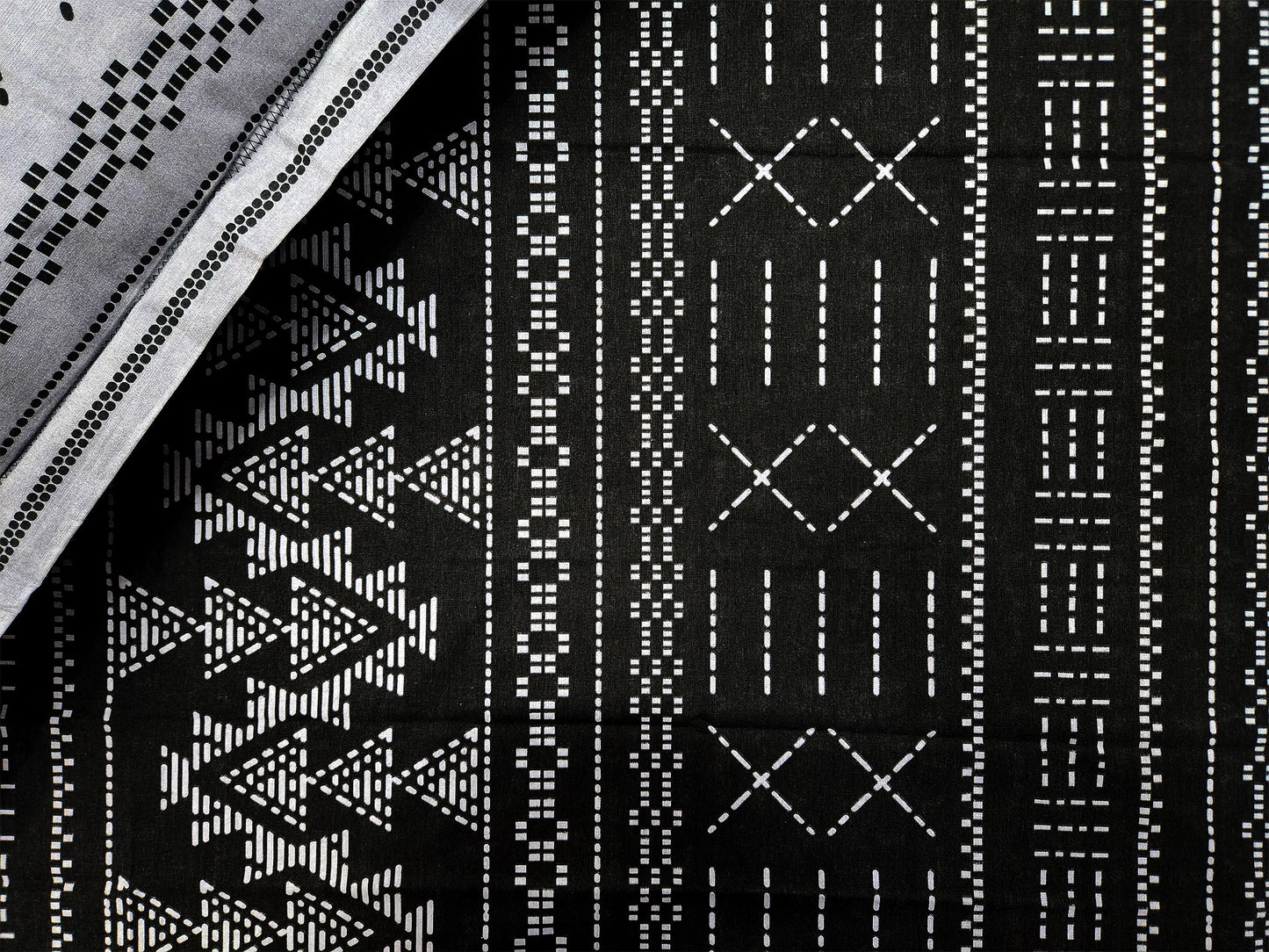 Tara Black & Grey Bedsheet