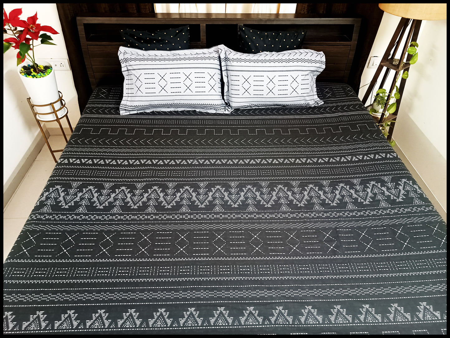 Sara - Black & Grey Abstract Designer Bedsheet