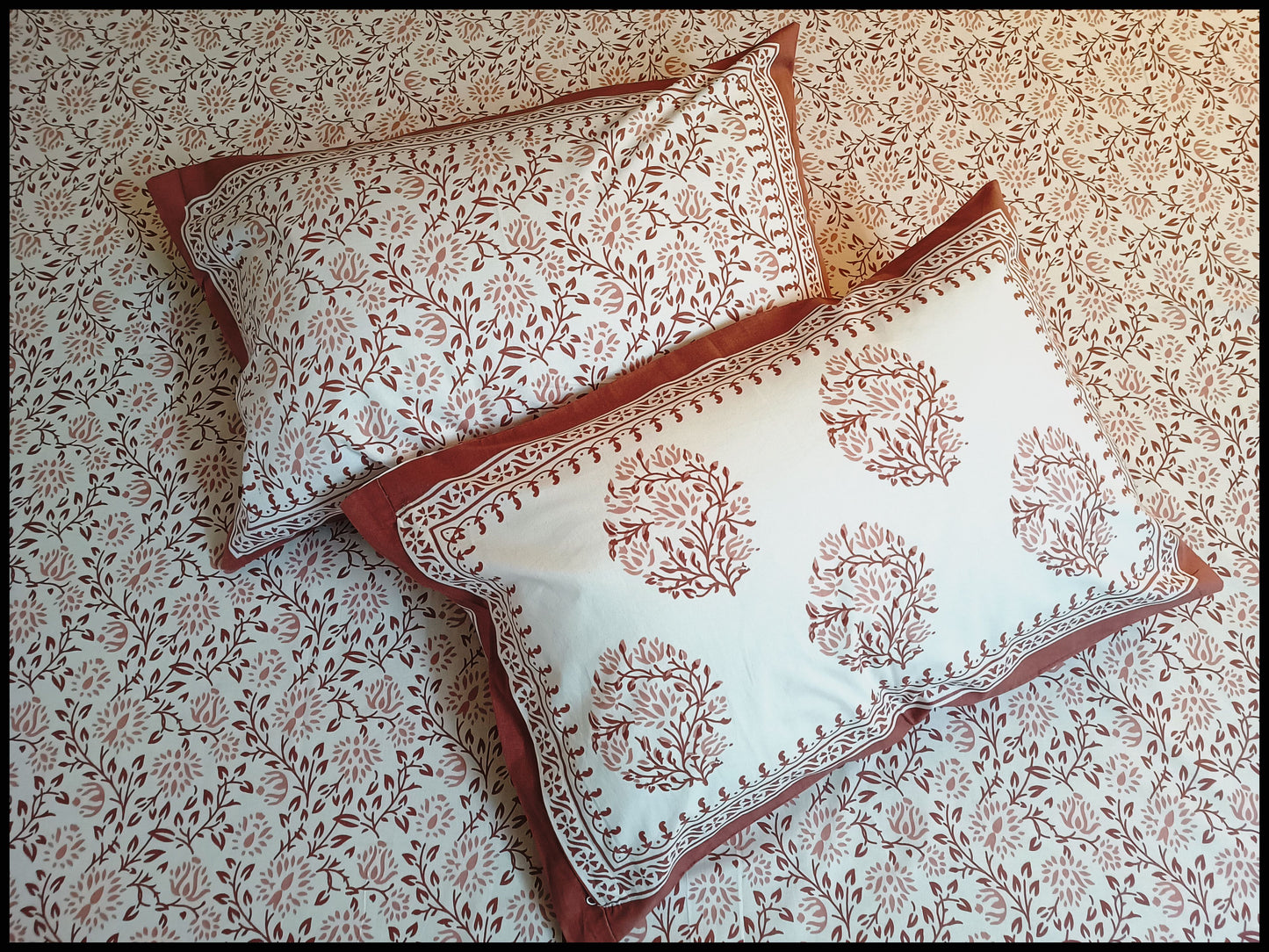 Ishani - White-Brown Floral Bedsheet