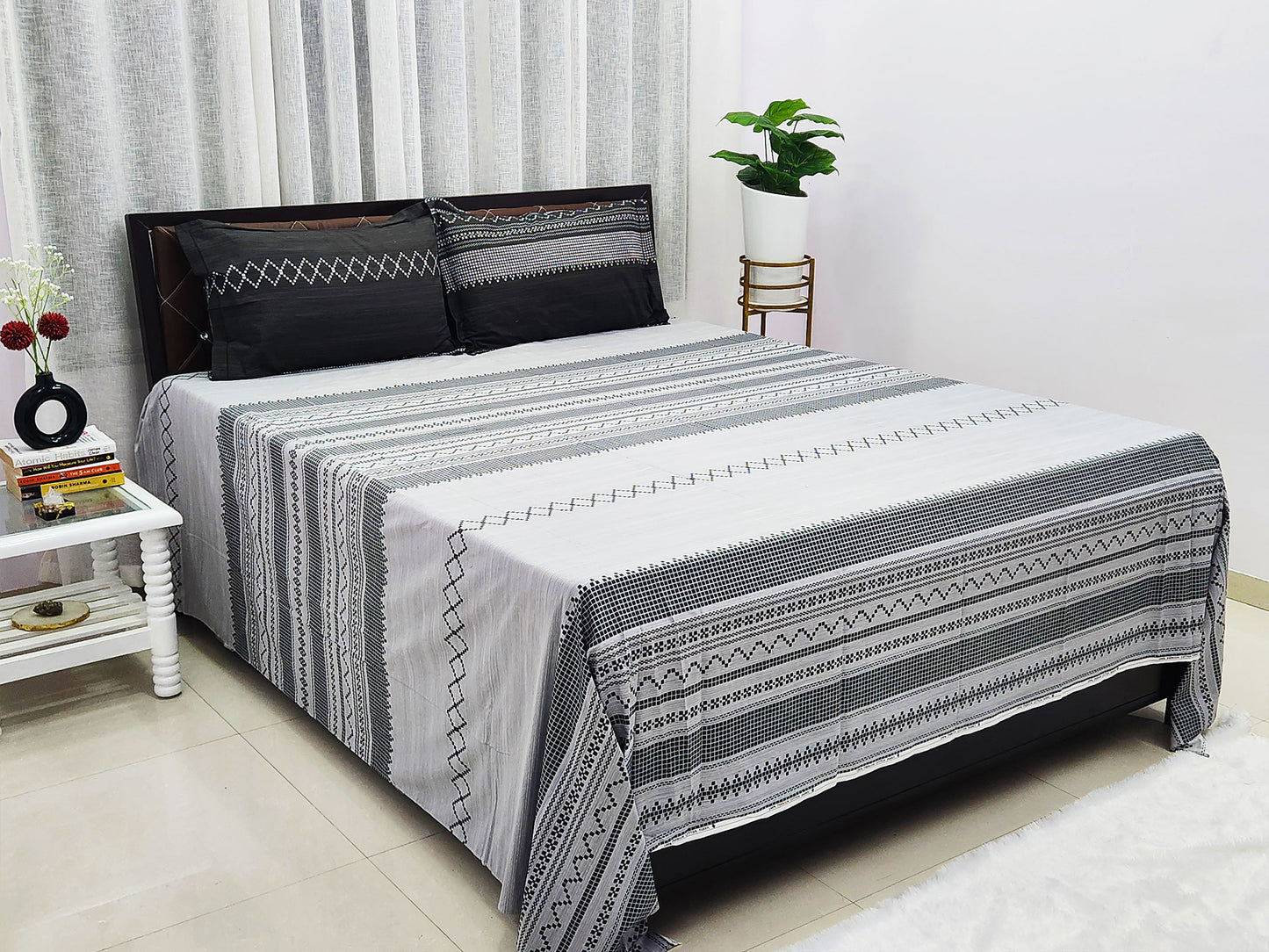 Heer Grey & Black Bedsheet