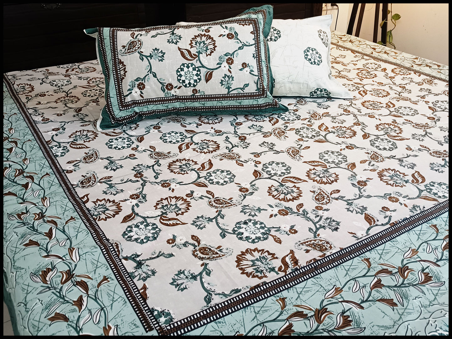 Avni - Pastel Green Floral Bedsheet