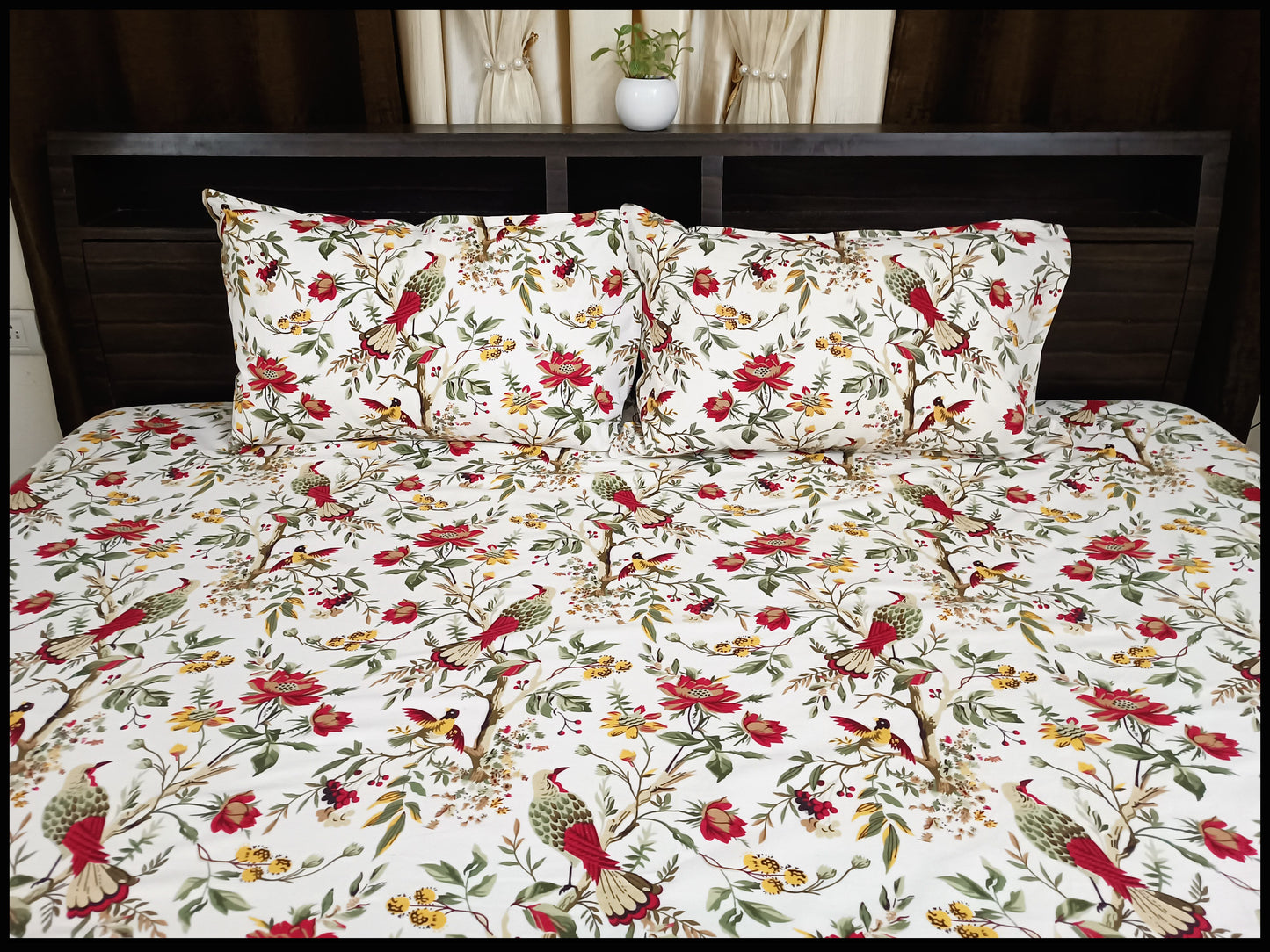 Paakhi -White & Red Floral with Birds Bedsheet