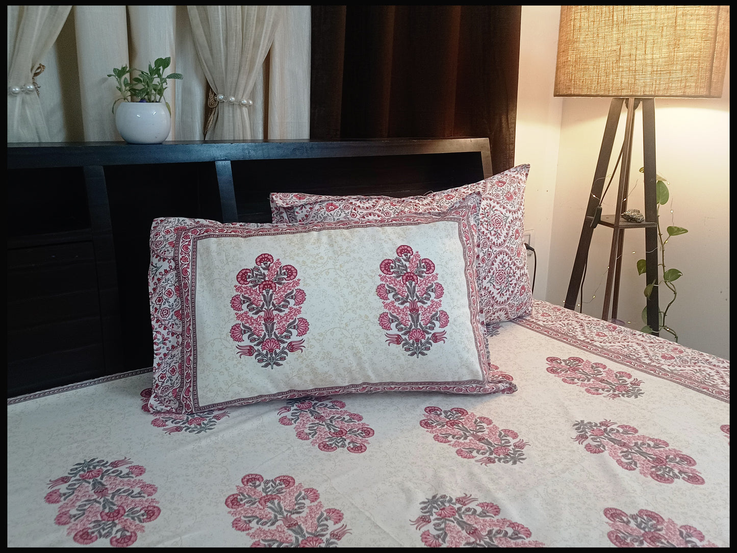 Rishima - Red & White Ethenic Bedsheet