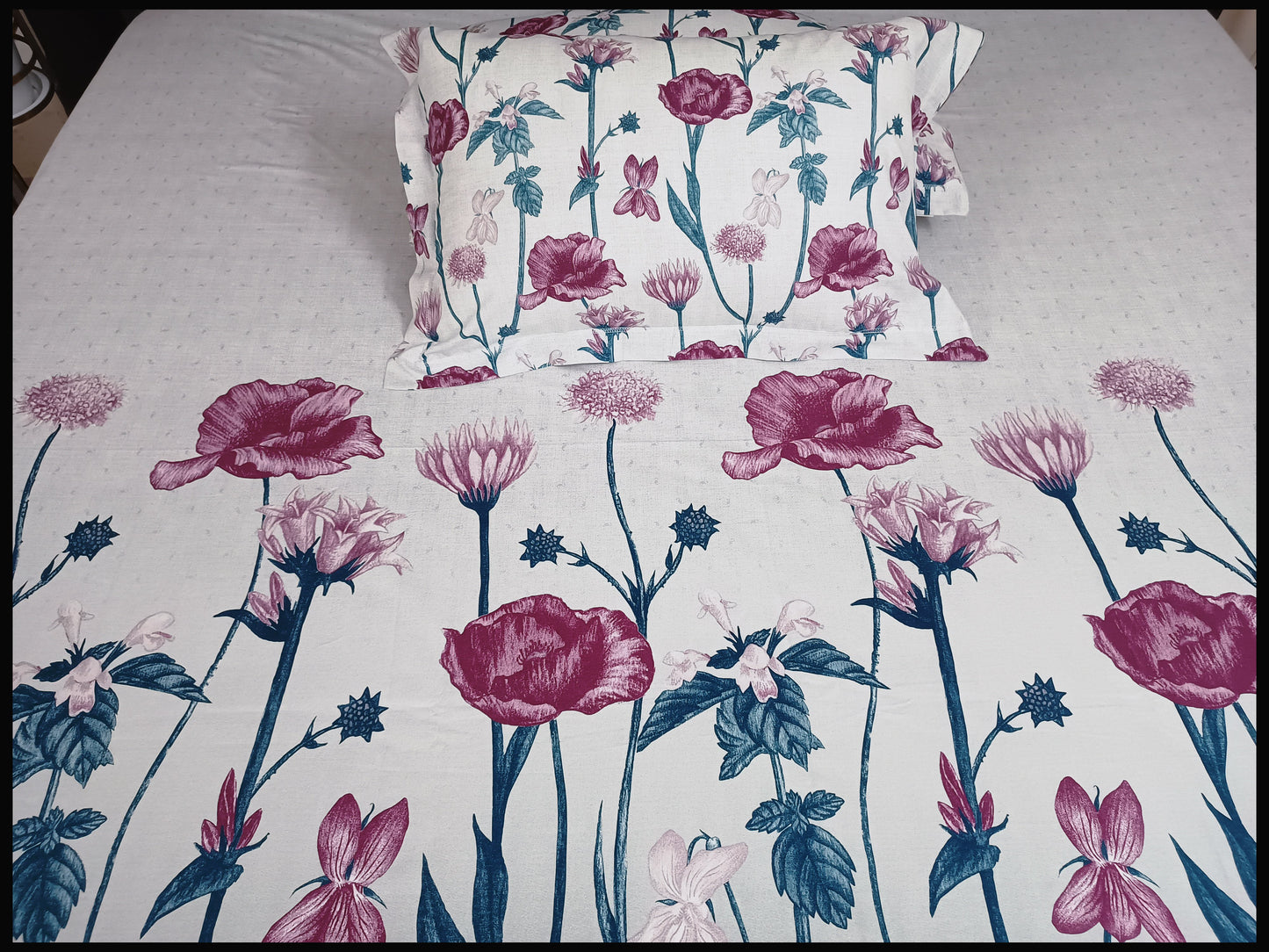 Rutika - Modern Floral Bedsheet