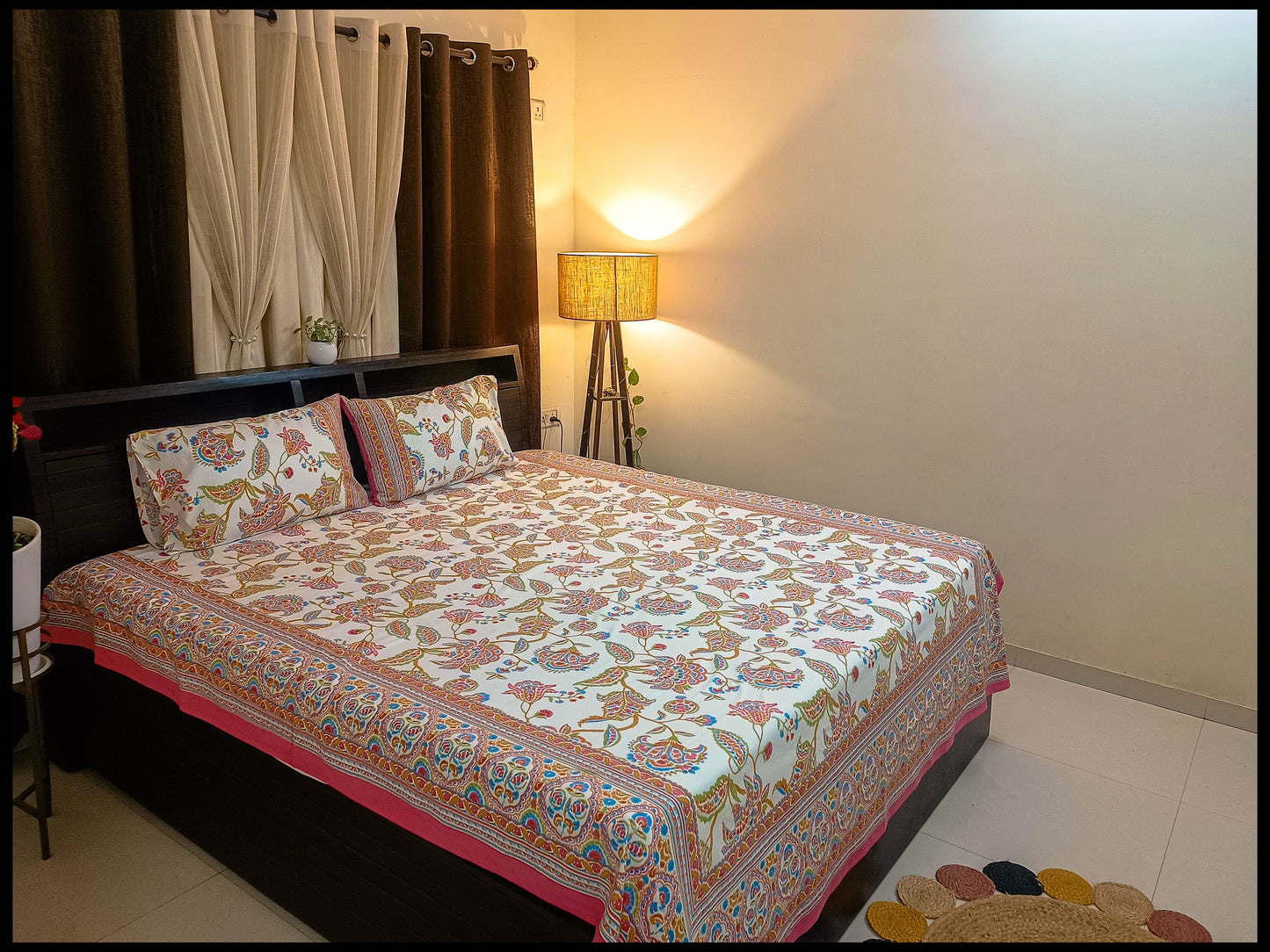 Sayali - Multicoloured Floral Bedsheet