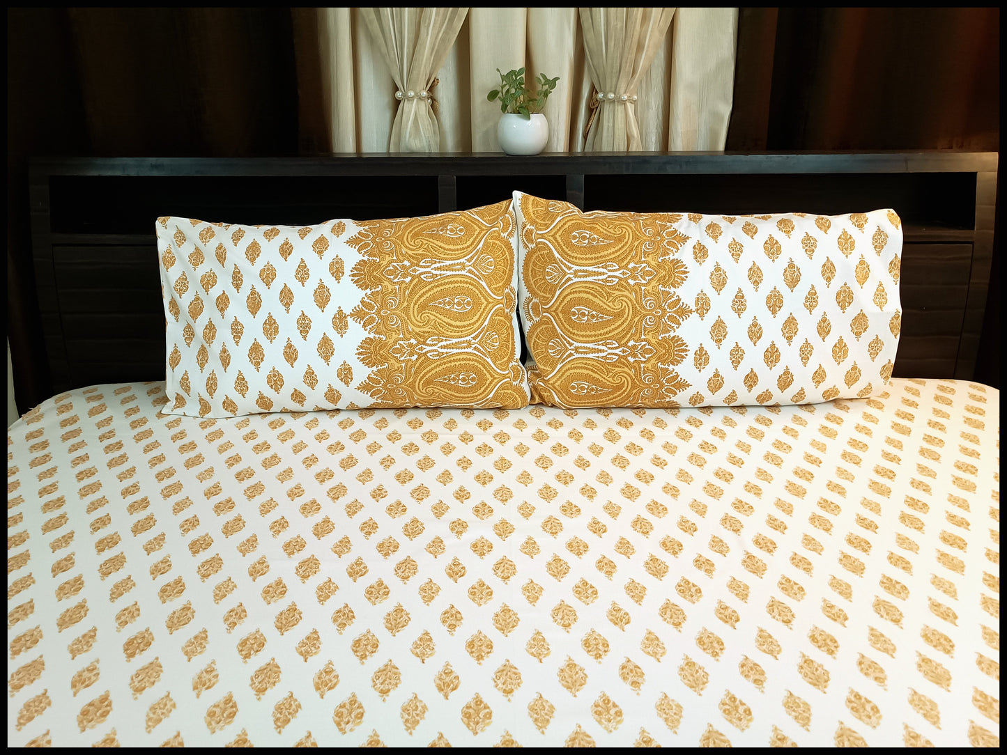 Swarna - Paisley Designer Ethenic Bedsheet