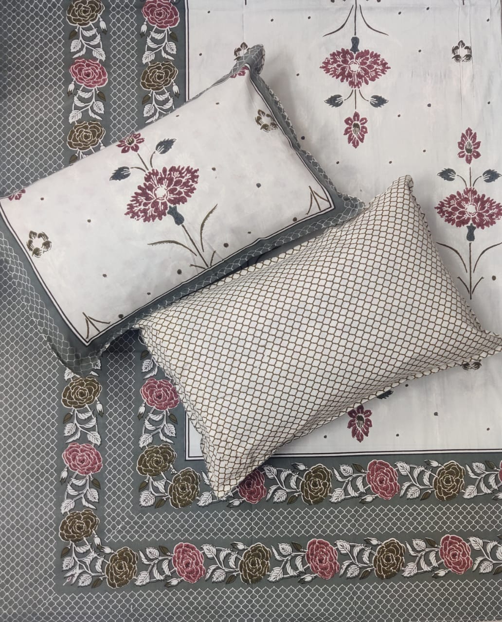 Sadagi Grey - Ethnic Rose Bedsheet